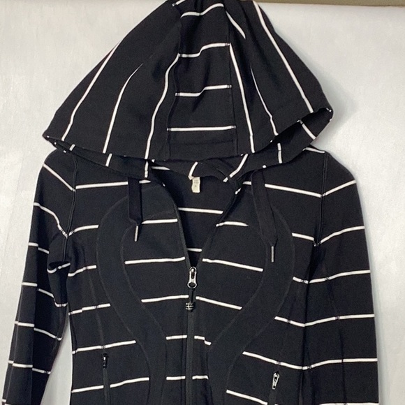 Lululemon pullover - Picture 7 of 9